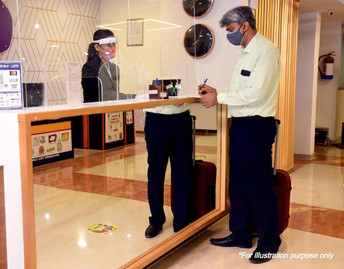 Oyo Flagship Hotel 9 Σουράτ Εξωτερικό φωτογραφία
